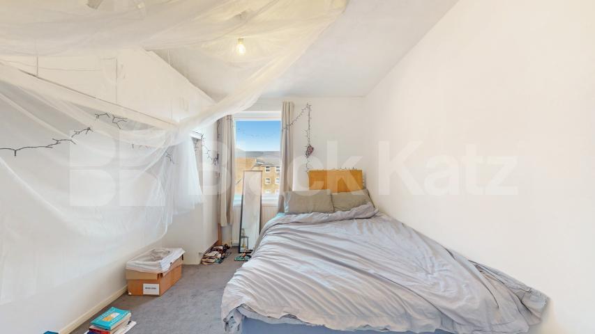 Fantastic two bed located within mins to Camden & Kings Cross Barker Drive, Camden